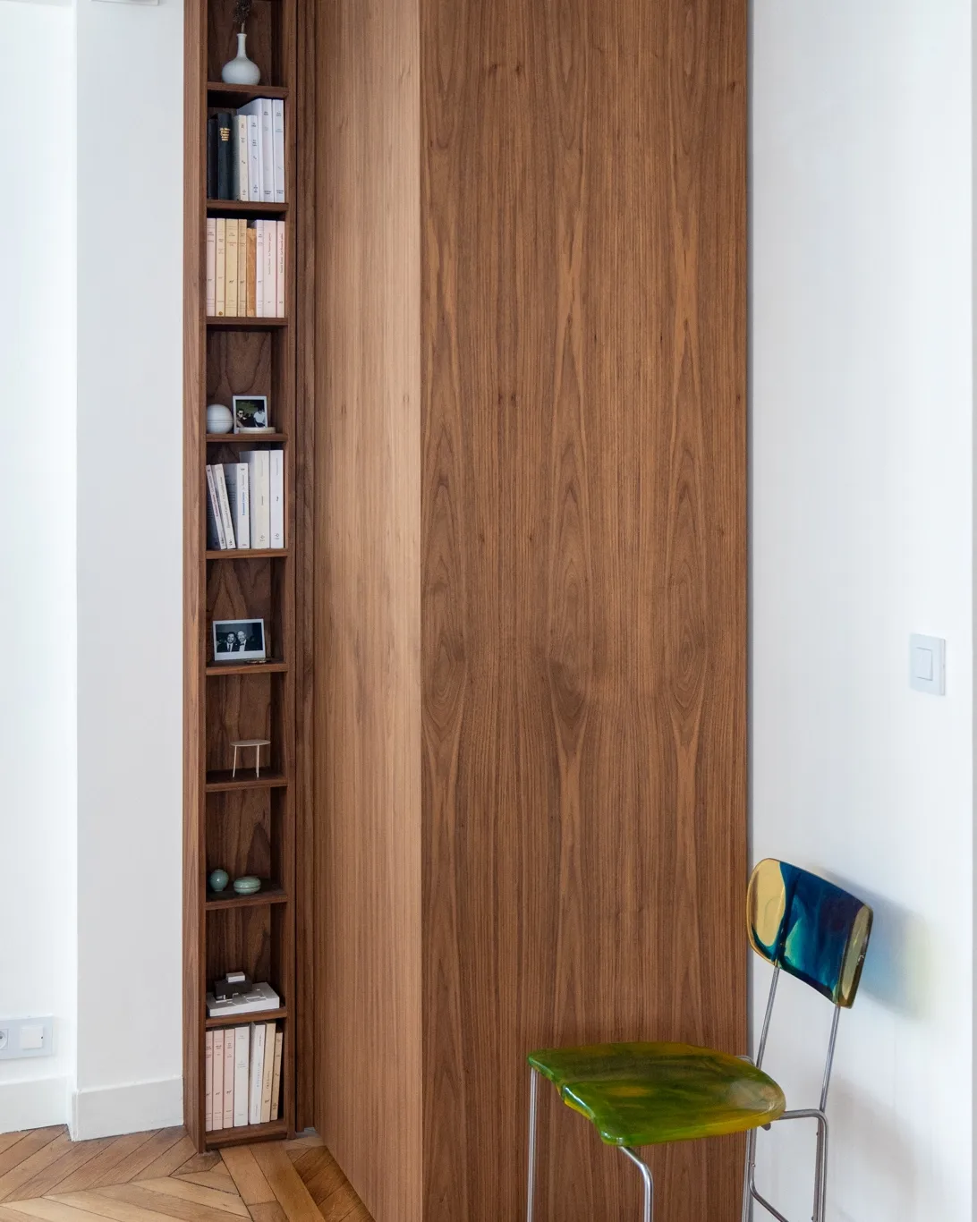 Porte en L & Bibliothèque